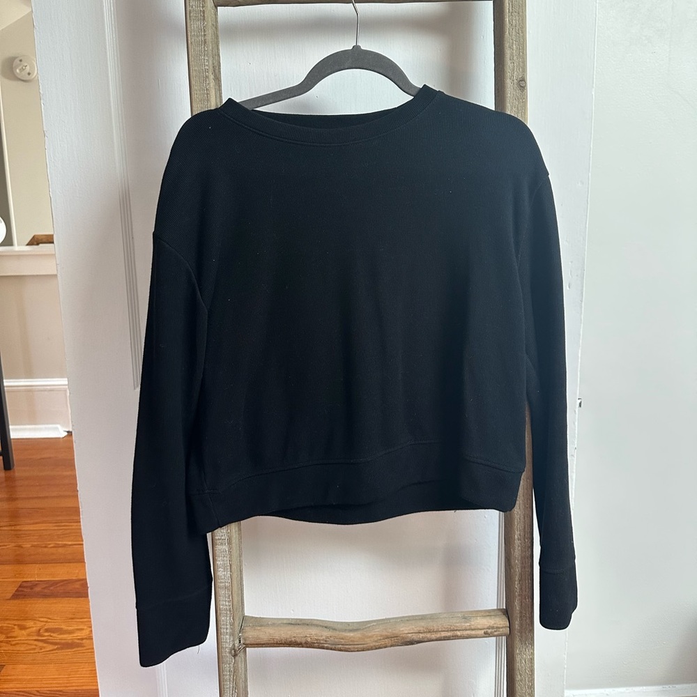 Black Zara cropped crewneck